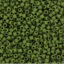 Miyuki delica Perlen 11/0 - Opaque matte avocado DB-1585